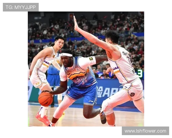 CBA辽宁队对阵新疆队精彩对决腾讯体育全程直播不容错过