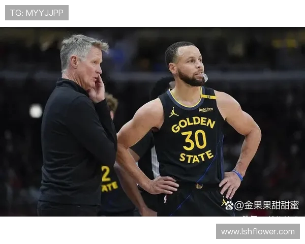 勇士库里精彩表现回顾与小牛对决的全场精彩瞬间分析