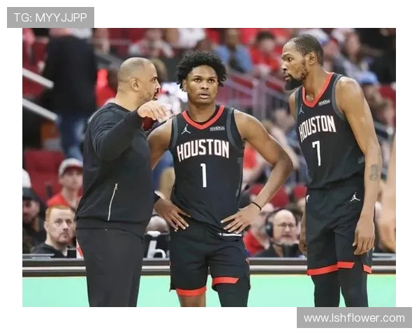 火箭队与灰熊队激战正酣NBA直播精彩瞬间回顾与分析