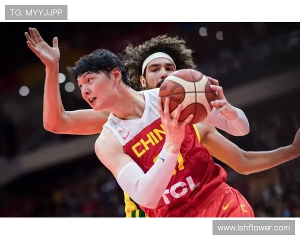 男篮山东对决广东强强联手再掀赛场风云期待精彩对抗与绝妙配合